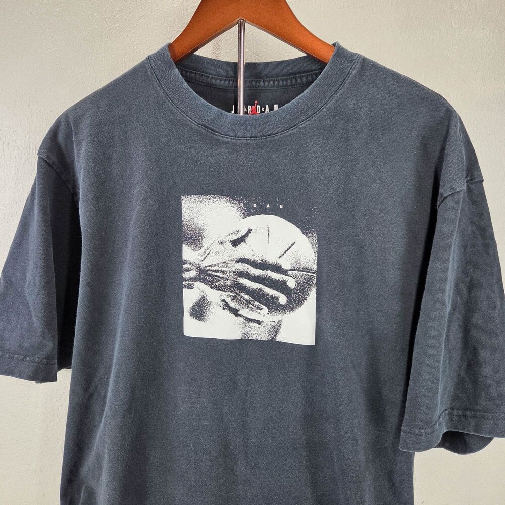 Jordan Essentials Winter Statement 85 Photo Print Graphic T-Shirt Sz L